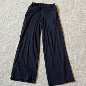 Black drawstring waist, black knit pants size large